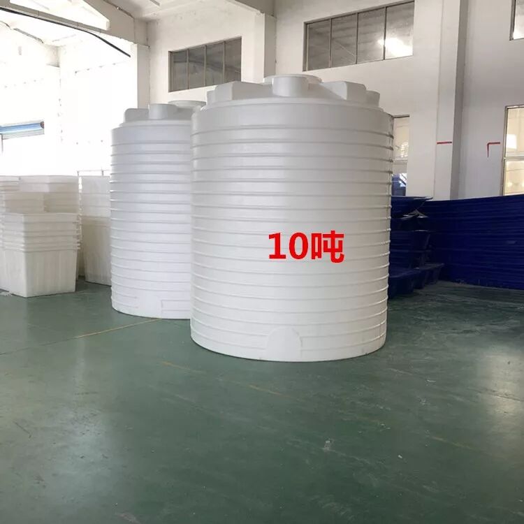 各種規格塑（sù）料桶水塔生（shēng）產廠家